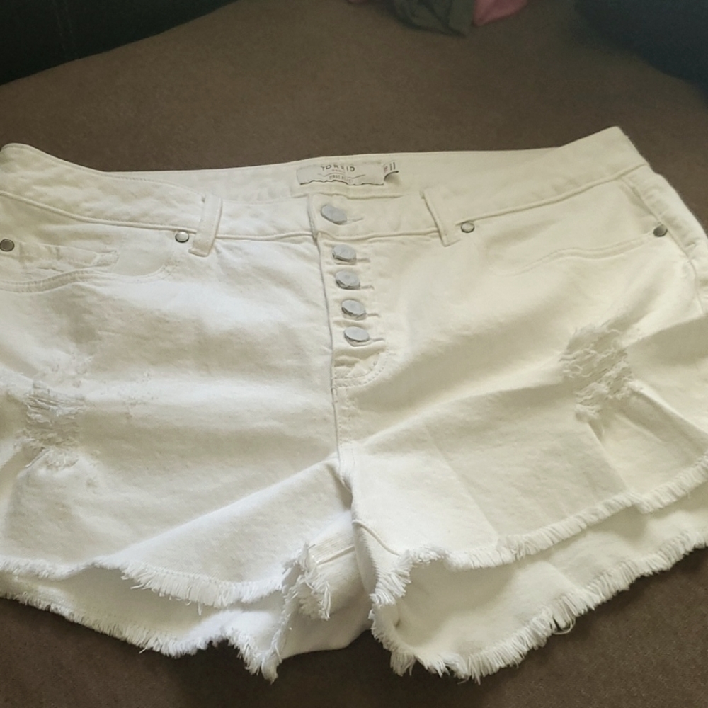 Torrid White 5button fly distressed Denim Shorts -  Never Worn